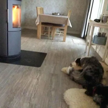 Βίλα Family House Near With Garden Sarup