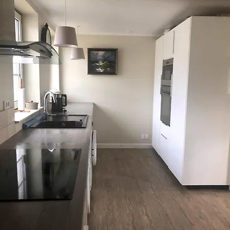 Family House Near With Garden *