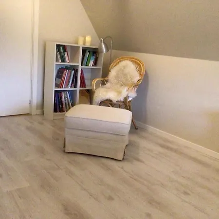 Βίλα Family House Near With Garden Sarup