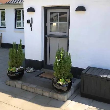 Villa Family House Near With Garden