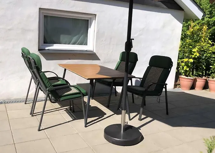 Villa Family House Near With Garden Sarup