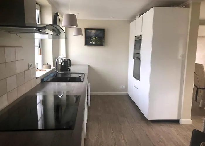 Family House Near With Garden *